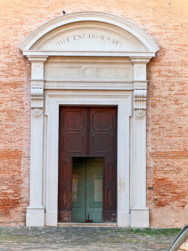 Santarcangelo di Romagna (Rimini, Italy) - Entrance door of the Church of the Blessed Virgin of the Rosary